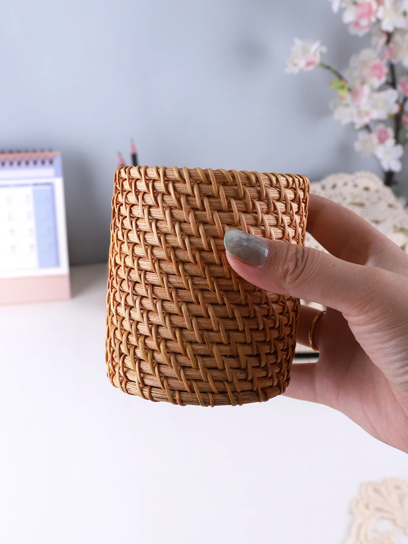 Portalápices de Ratán – Organizador de Escritorio Resistente e Impermeable