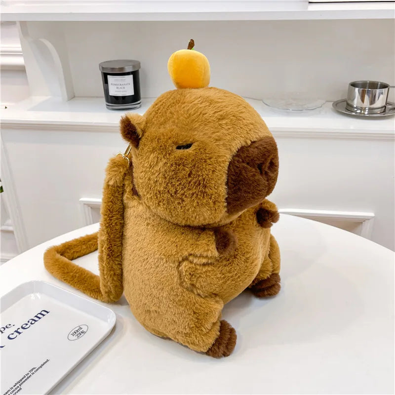 Mochila de Peluche Capibara Kawaii – El Accesorio Más Tierno para Pequeños y Amantes del Estilo Kawaii